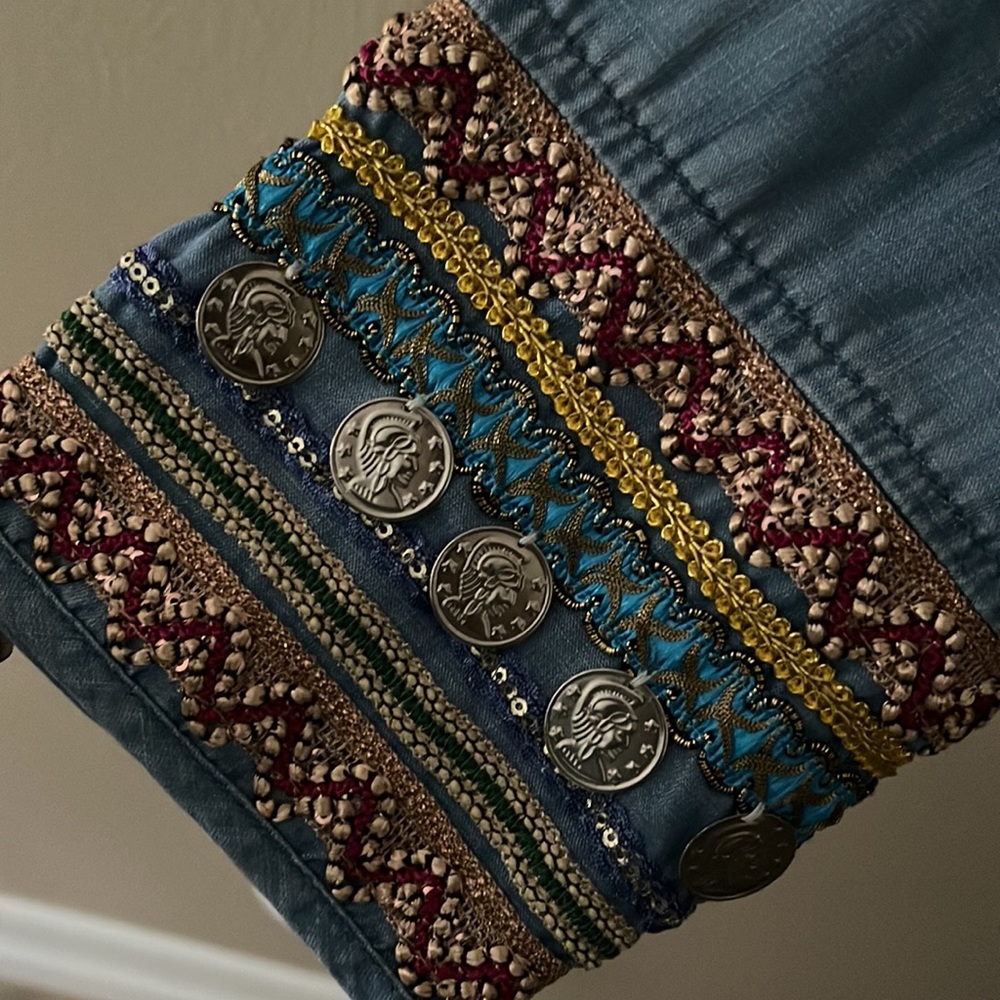 Chico’s Lightweight Denim Jacket Embroidered Size Medium - Picture 5 of 8
